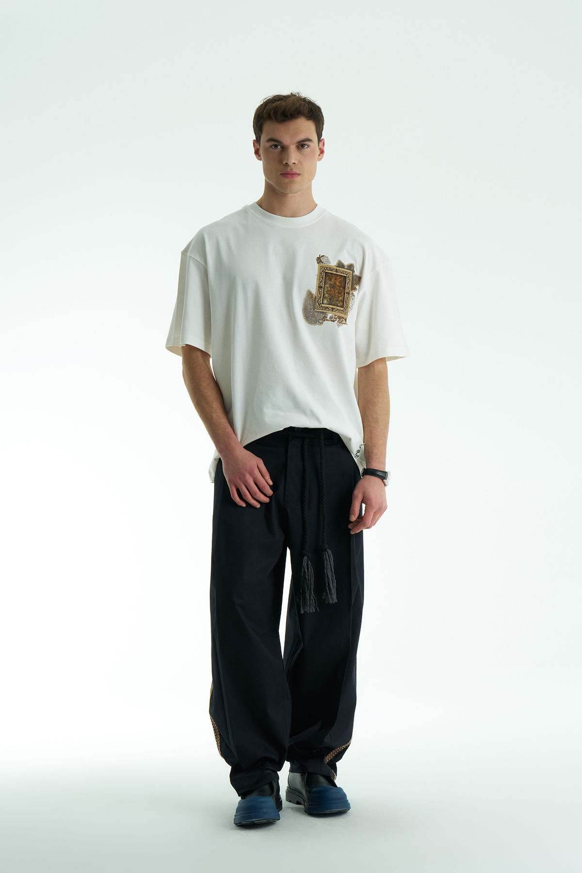 1565